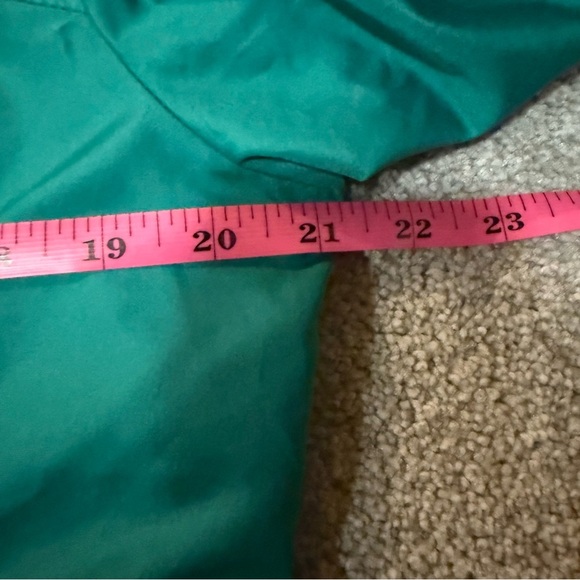 Susan Graver Green Hooded Water Resistant Windbreaker- Size Small - Picture 7 of 8